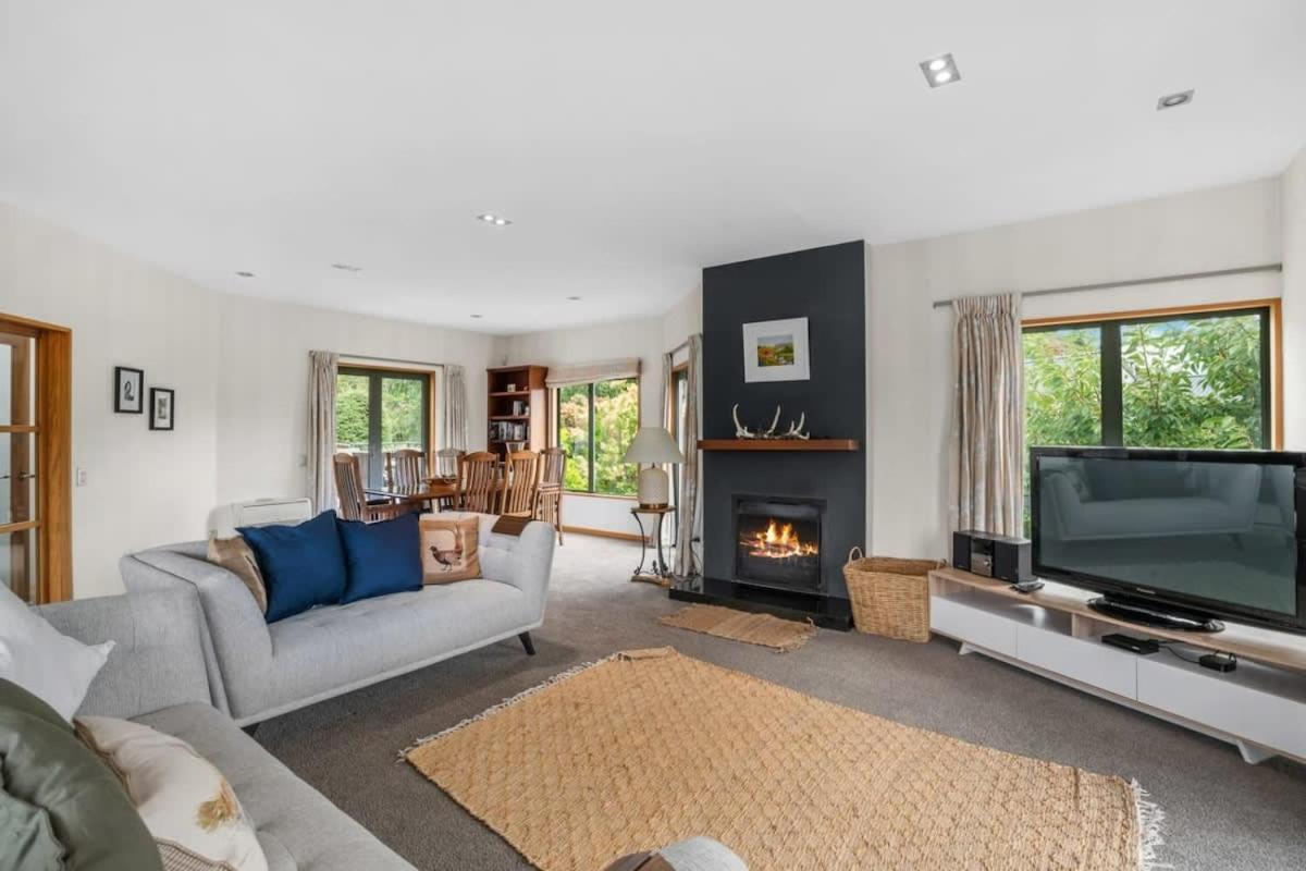 Lake View Villa Wanaka Bagian luar foto