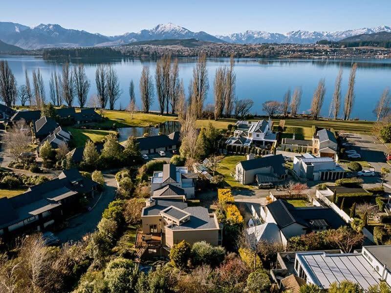Lake View Villa Wanaka Bagian luar foto