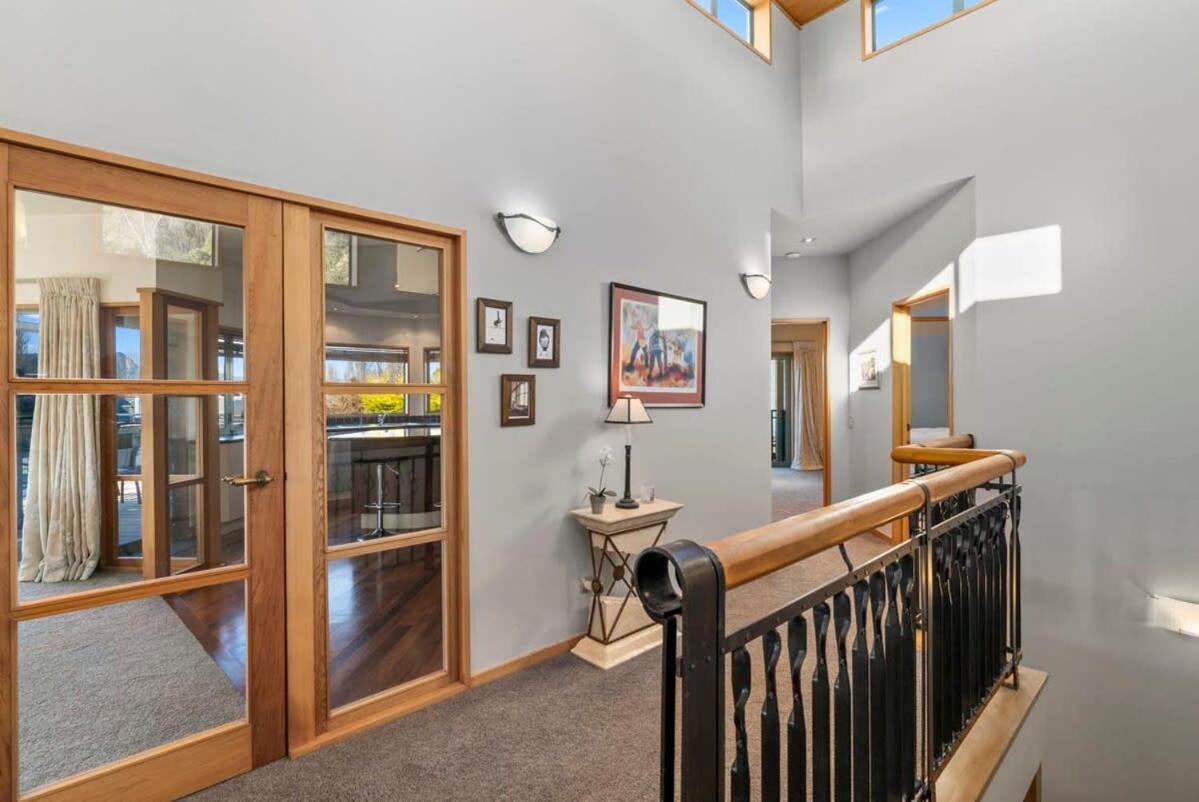 Lake View Villa Wanaka Bagian luar foto