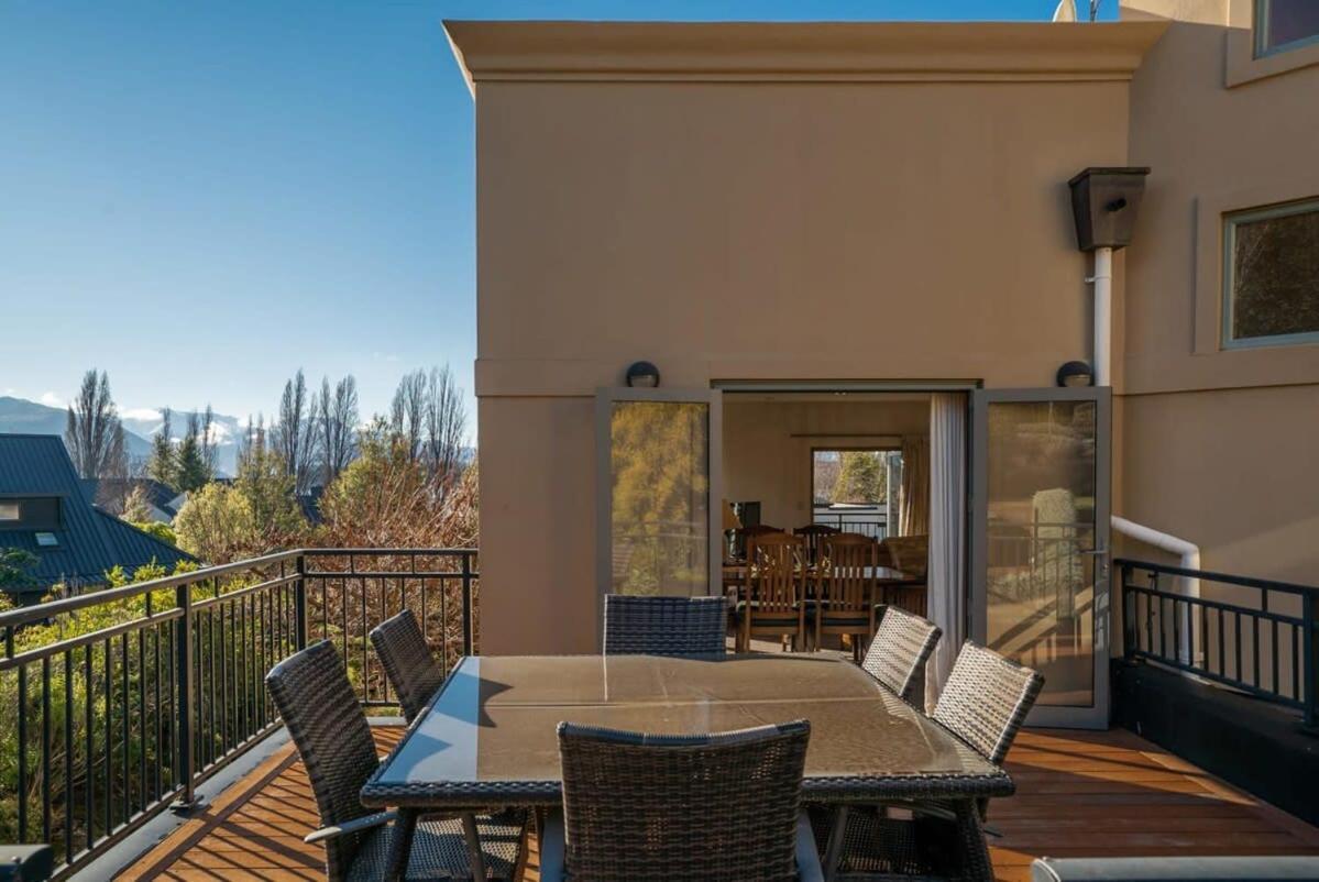 Lake View Villa Wanaka Bagian luar foto
