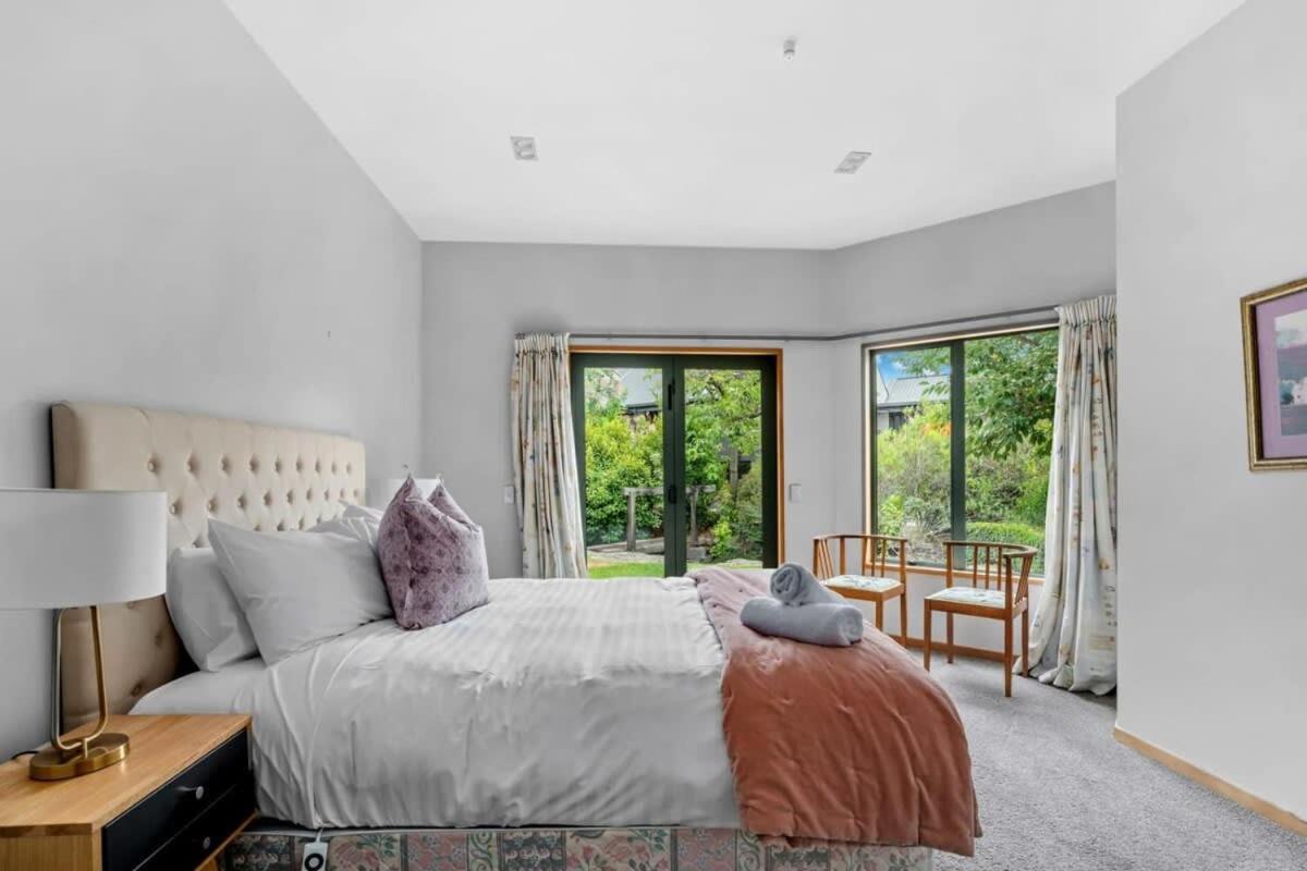 Lake View Villa Wanaka Bagian luar foto