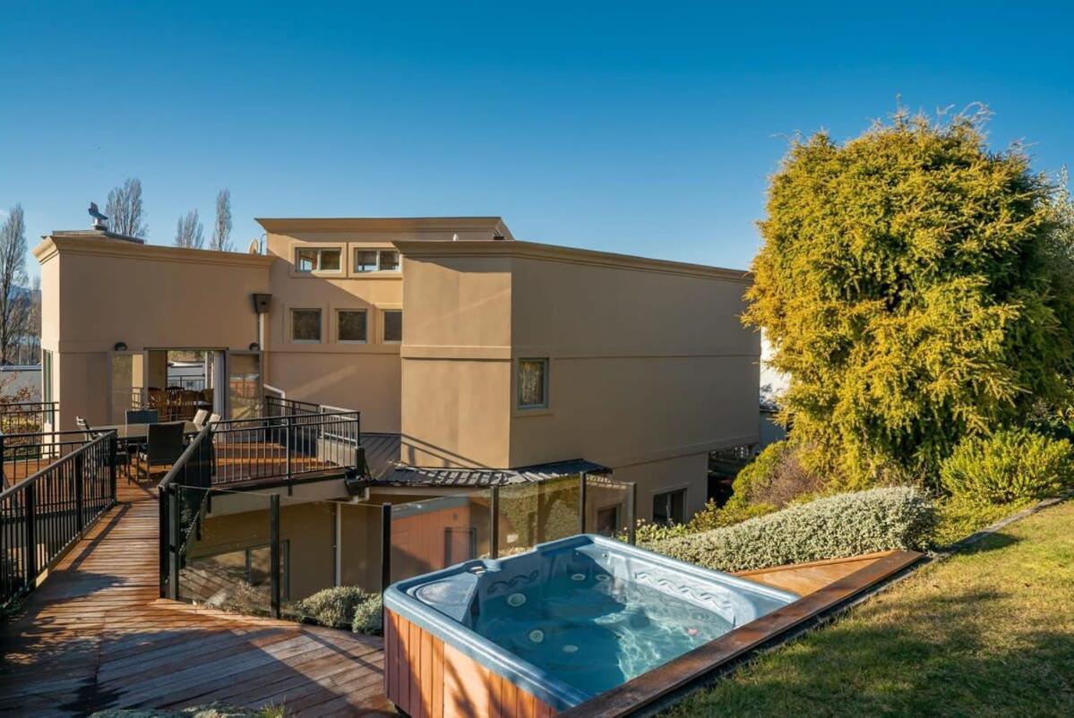 Lake View Villa Wanaka Bagian luar foto